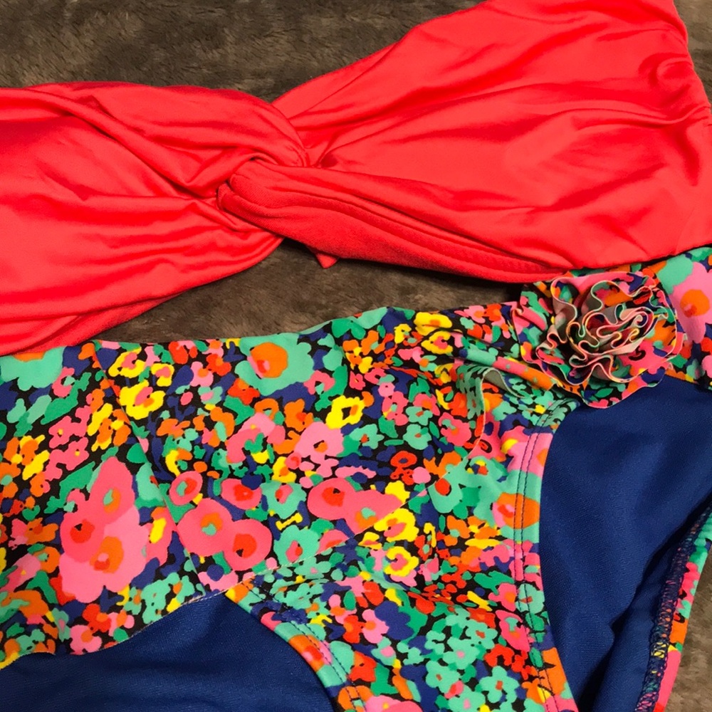 Swimsuit top and bottom